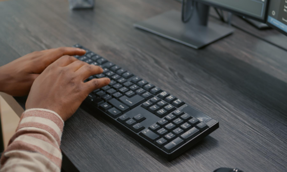 Tips for finding a silent wireless keyboard for typing comfort in Singapore